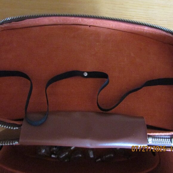 Vintage hard body camera carrier - Picture 6 of 6